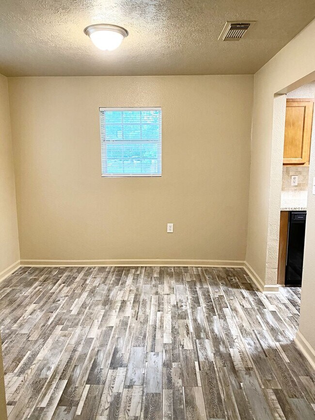 Building Photo - 1750 10th St