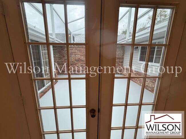 Building Photo - 2535 S Glen Eagles Dr