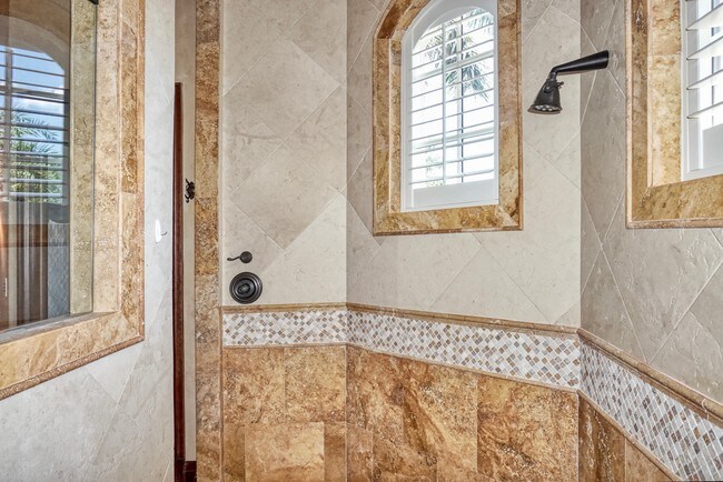 Building Photo - 1363 Oceanview Dr