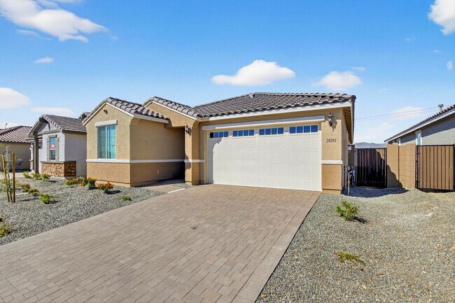 Building Photo - Brand new single-level home located in Tyler Ranch