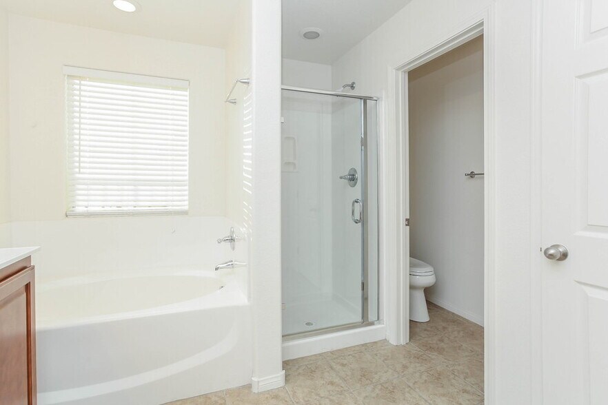 Building Photo - 7924 N Kelburn Hill St