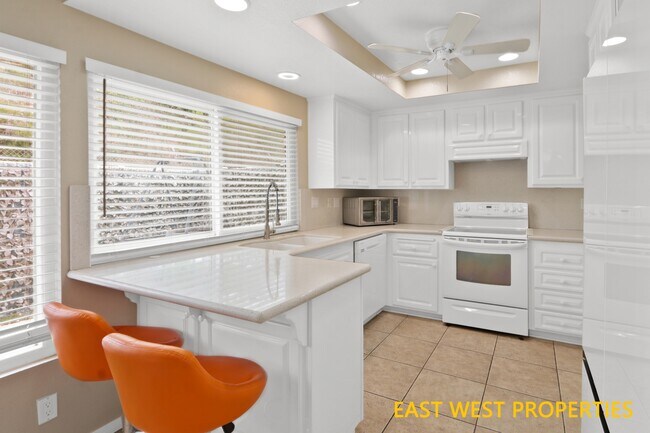 Building Photo - 2409 Sommerset Dr