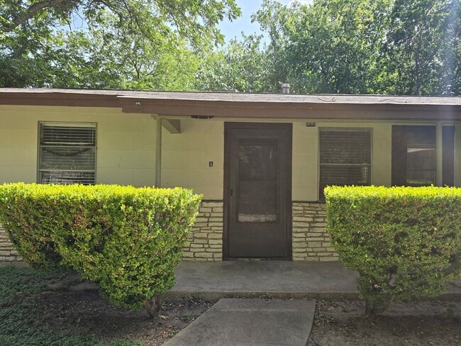 Building Photo - 4708 Red River St