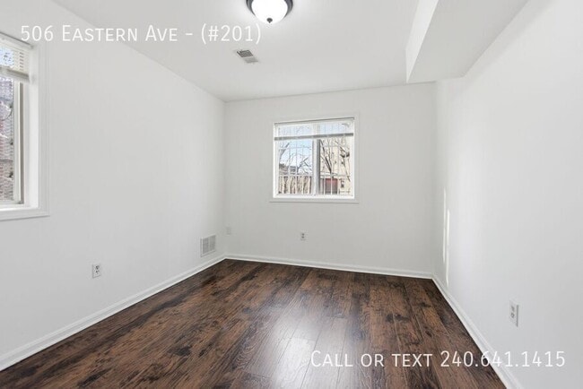 Building Photo - 506 Eastern Ave NE