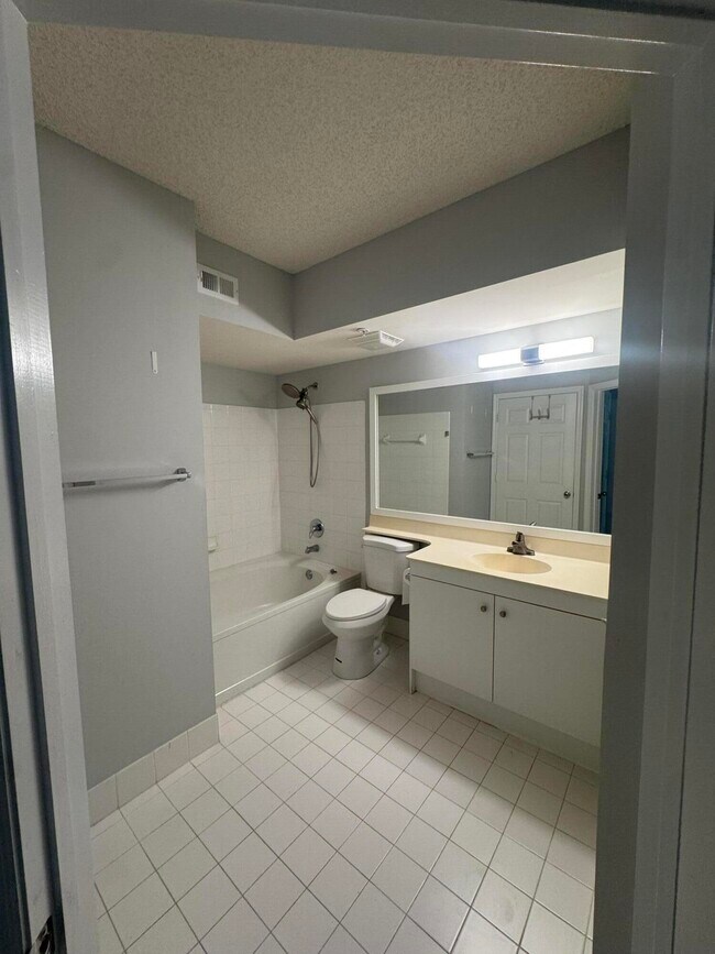 Building Photo - 1106 Tuscany Way