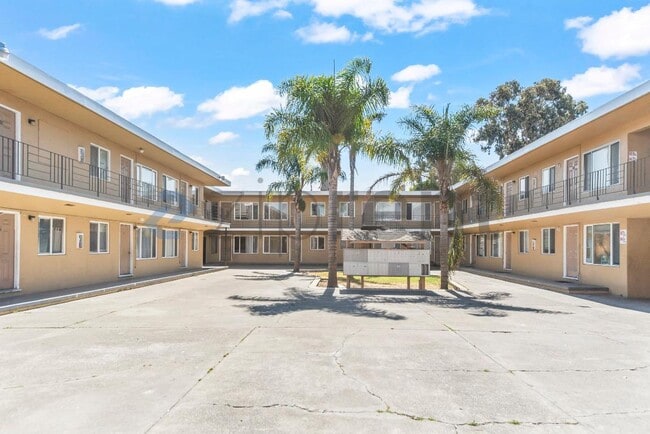 Building Photo - 7630 Lockwood St