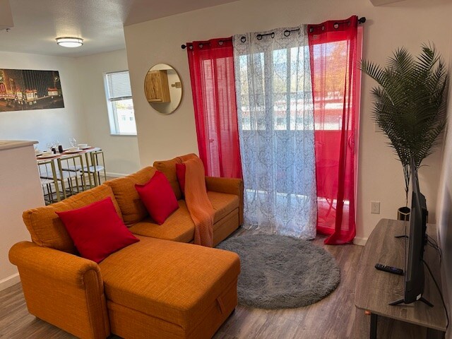 Building Photo - 10 Gentry Wy