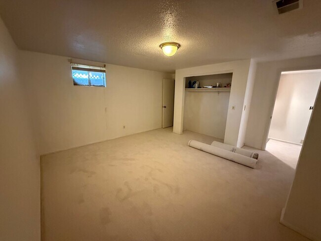 Building Photo - Perfect Table Mesa Family Home with Fully ...