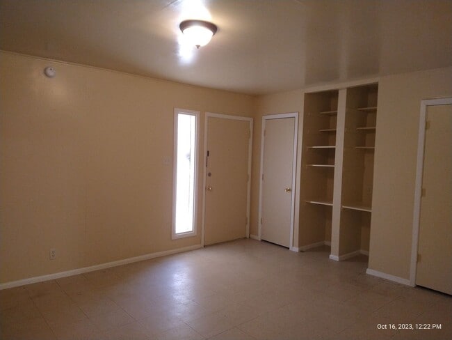 Building Photo - 359 Waxwood Ln