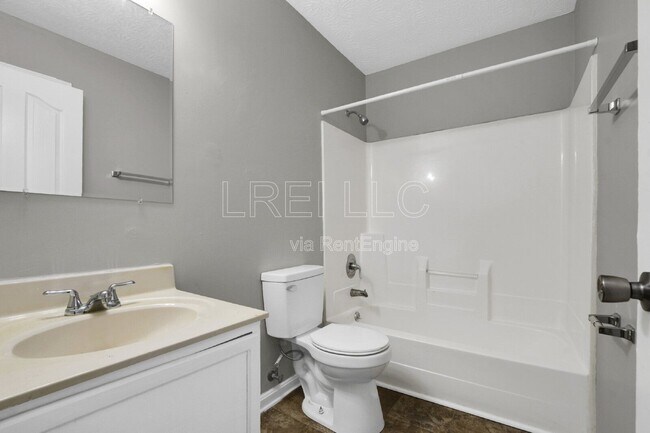 Building Photo - 410 N 21st St