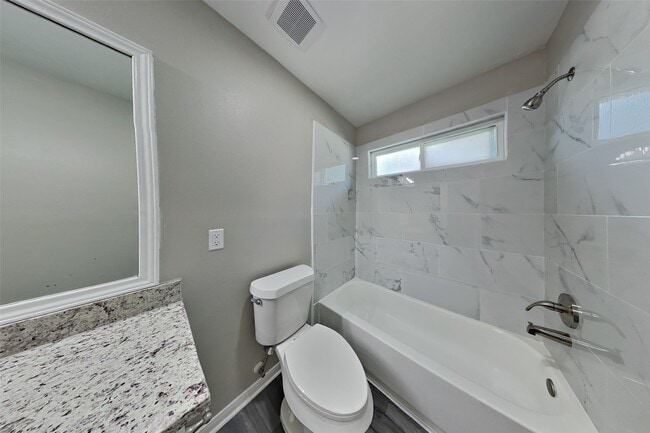 Building Photo - 3511 Rainshore Dr