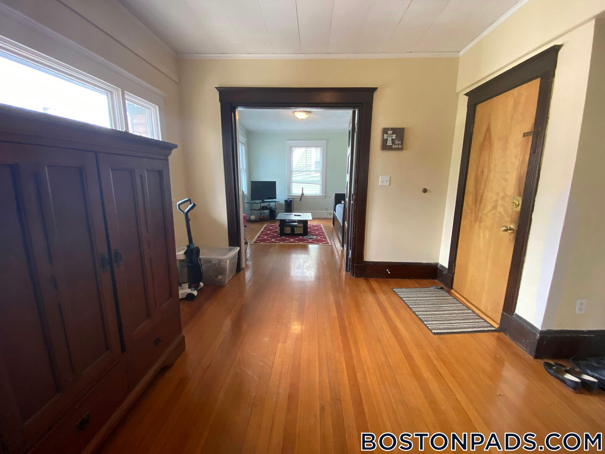 Building Photo - 79 College Ave