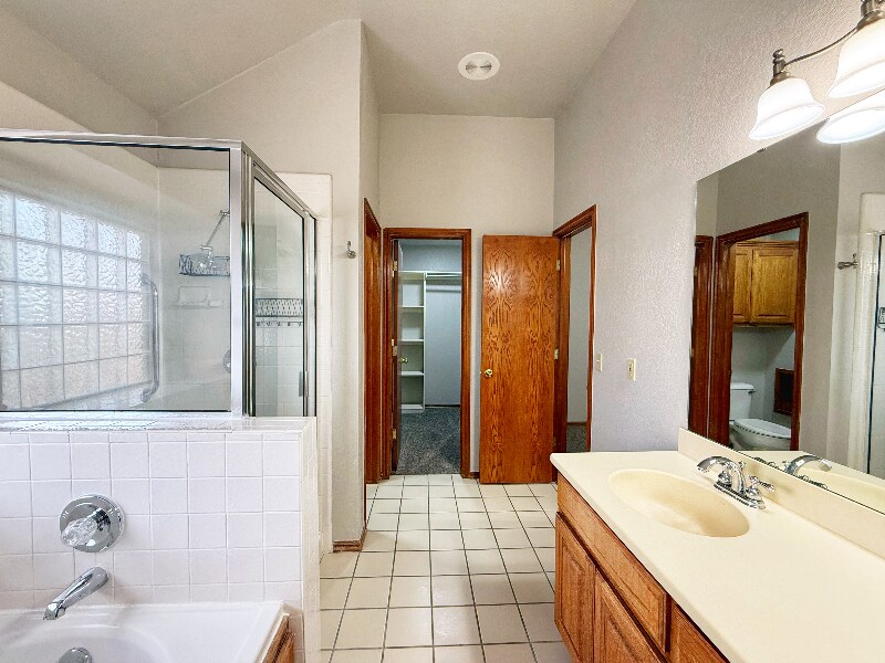 Building Photo - 6605 NW 134th St