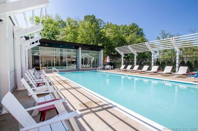 Building Photo - 1435 Bedford St