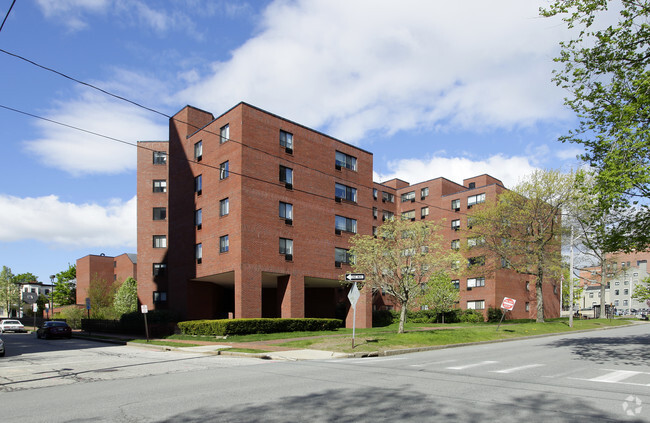 Primary Photo - 100 State Street Apartments