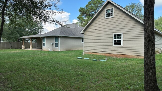 Building Photo - 25221 Armagh Rd