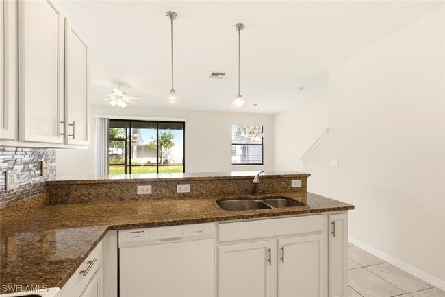 Building Photo - 14825 Sutherland Ave