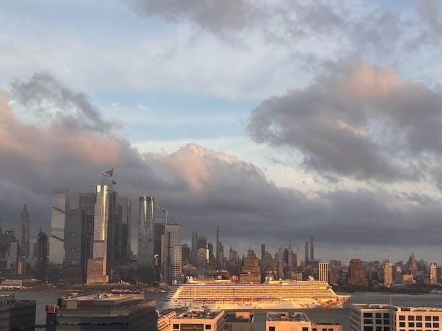 Building Photo - 380 Mountain Rd