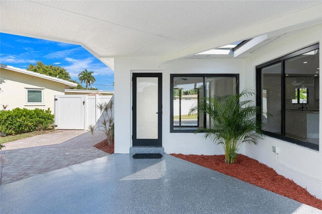 Building Photo - 455 SW 14th Ct