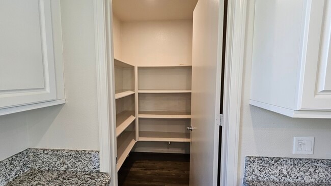 Building Photo - 7245 N Maple Rd