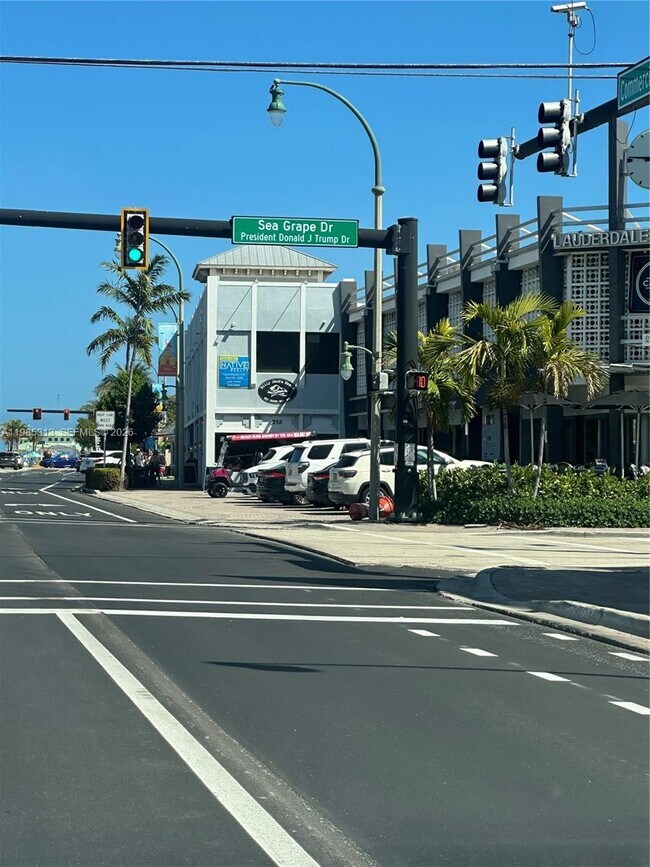 Building Photo - 4512 Sea Grape Dr