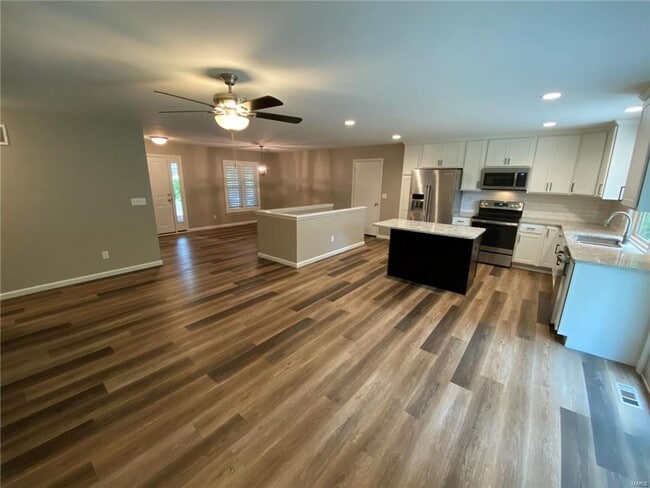 Building Photo - 762 La Feil Dr