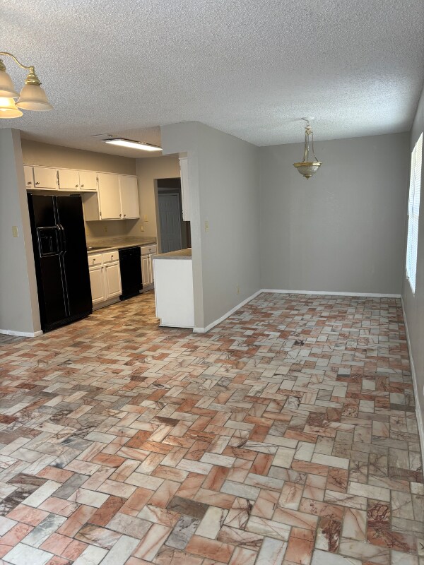 Building Photo - 230 Schmeltzer Ln