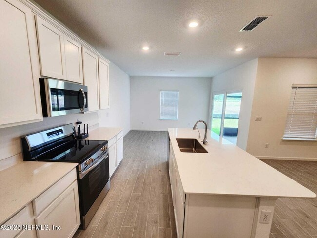 Building Photo - 6232 Mare Ave