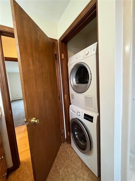 Building Photo - 3 Buttonwood St