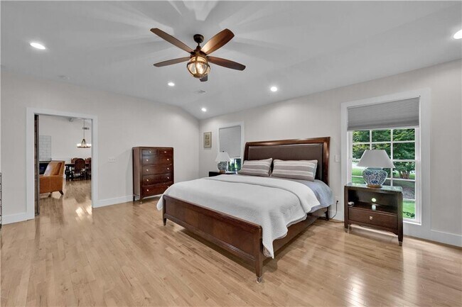 Building Photo - 225 Jayne Ellen Way