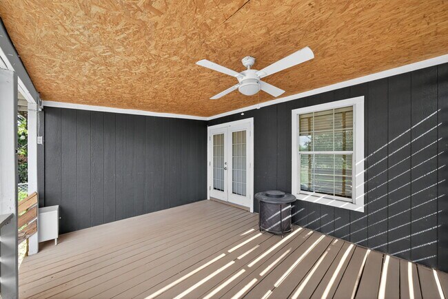 Building Photo - 224 Forrest Ave
