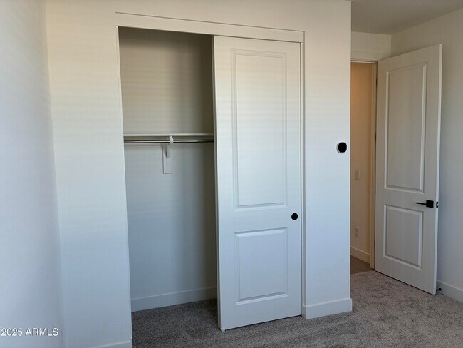 Building Photo - 10862 N Brownsville Ln