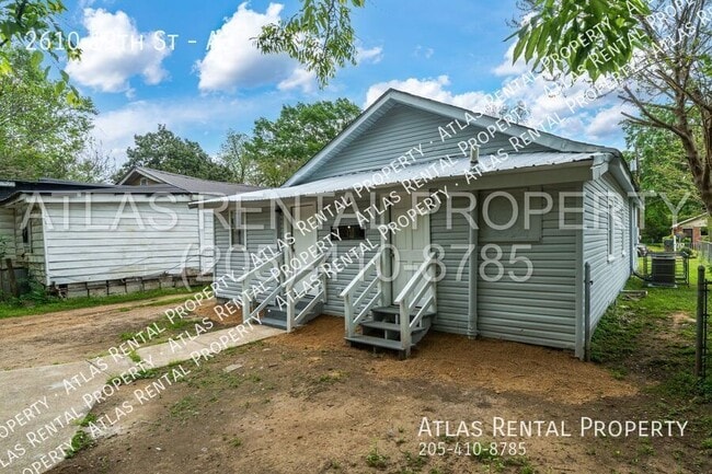 Building Photo - 2610 19th St