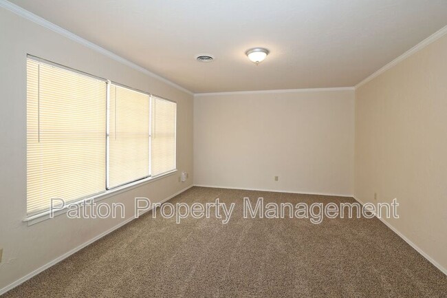 Building Photo - 21 Edgewood Ln