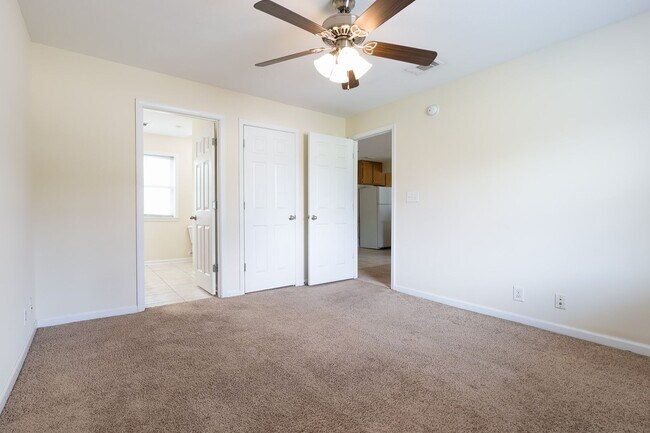 Building Photo - 322 Ray Ave