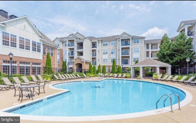 Building Photo - 12925 Centre Park Cir