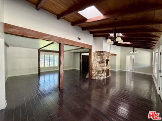 Building Photo - 3957 Woodfield Dr