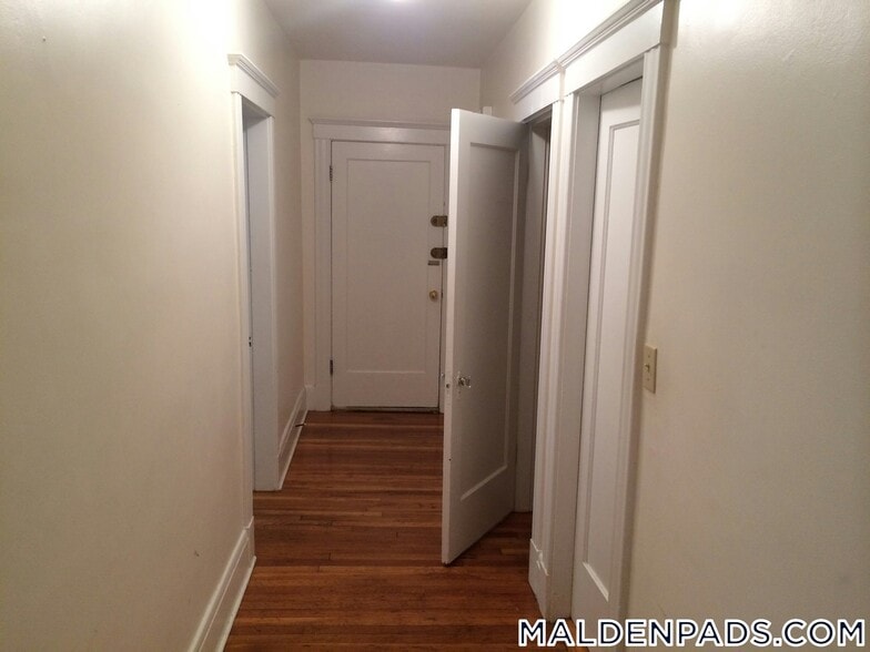 Building Photo - 349 Pleasant St