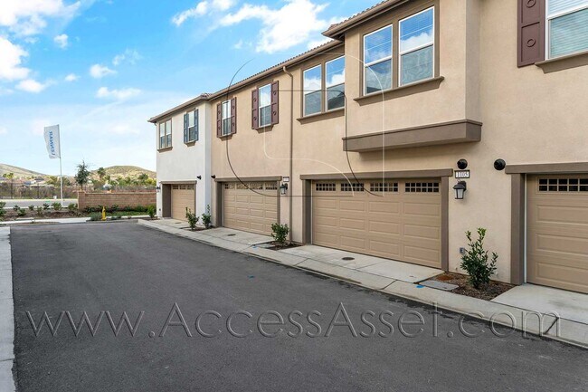 Building Photo - Dreamy 2-Story, 3 Bed/2.5 Baths Townhome In New Community!