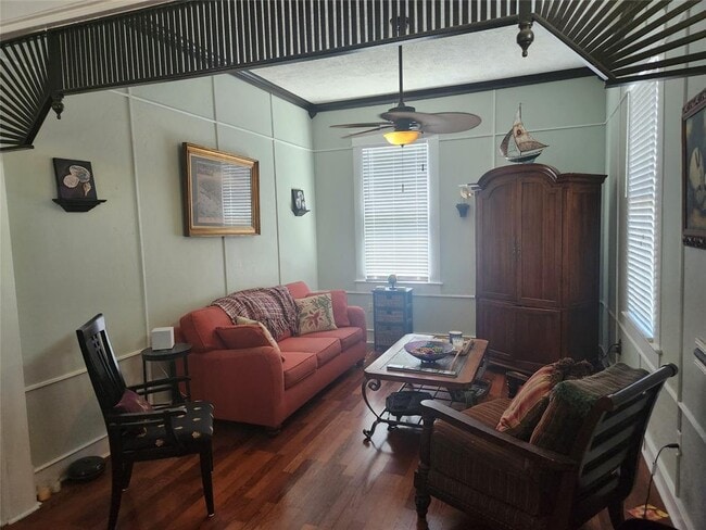 Building Photo - 3127 Avenue Q