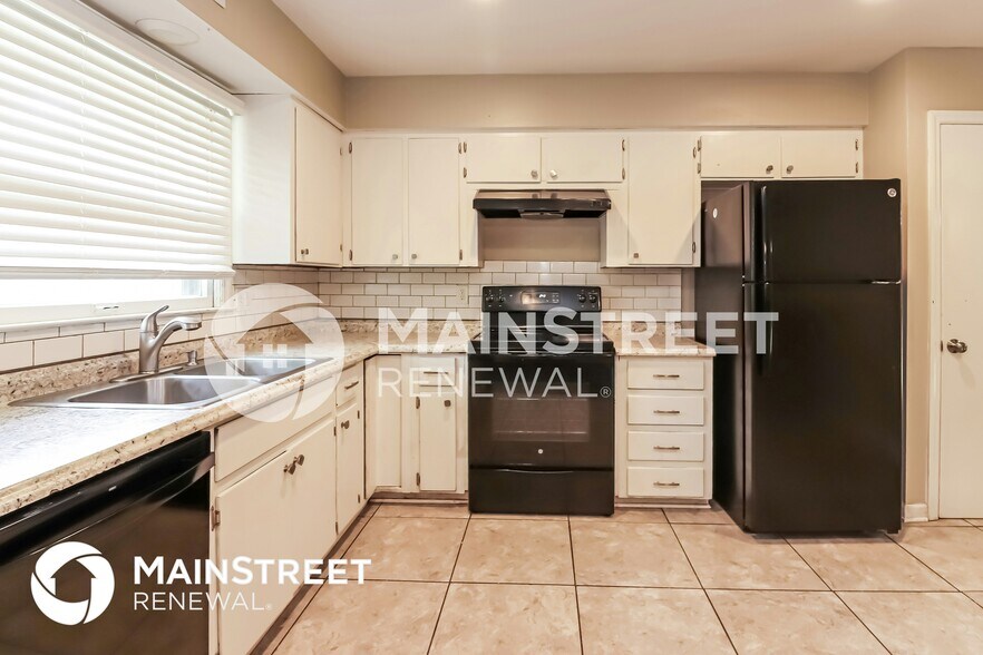 Building Photo - 7200 Willow Ave