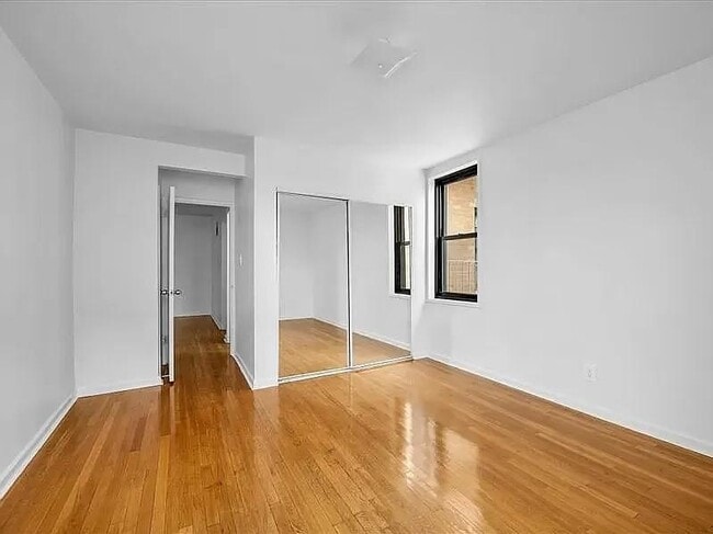 Building Photo - 2 West End Ave