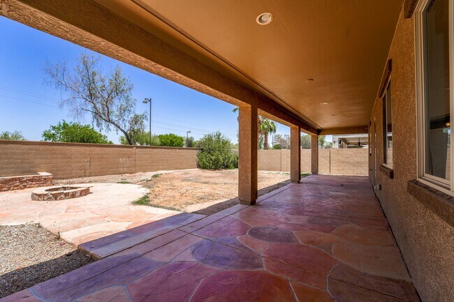 Building Photo - Live Large in Maricopa – Over 3,900 Sq Ft ...
