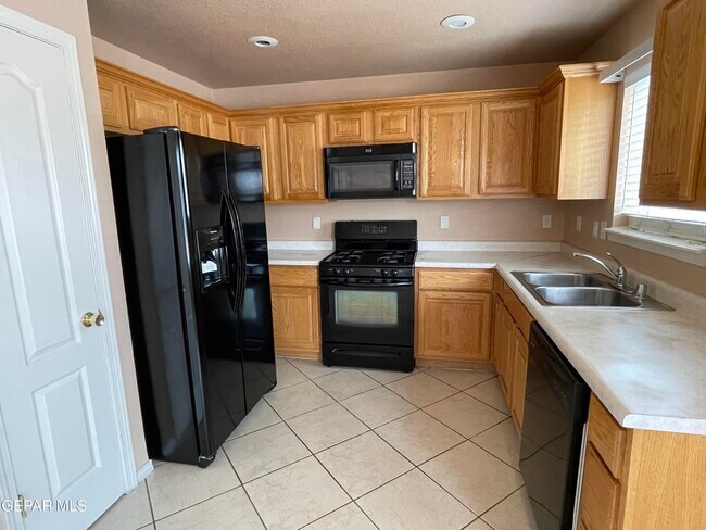 Building Photo - 452 Emerald Pass Ave