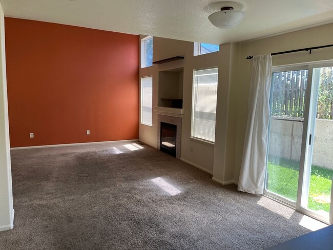 Building Photo - 3 bed 2.5 bath house beside Bear Creek Par...