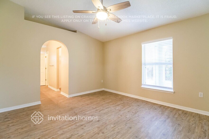 Building Photo - 3913 Upmann Dr