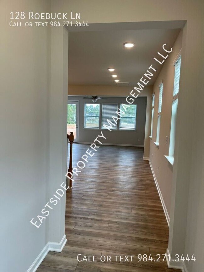 Building Photo - 128 Roebuck Ln
