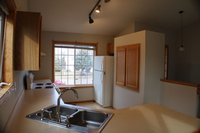 Building Photo - Adorable 2 Bed 2 Bath Duplex