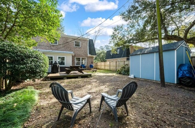 Building Photo - 537 Braxton Ave