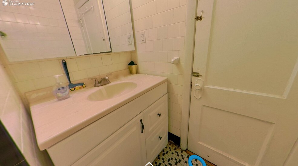 Building Photo - 48 Queensberry St